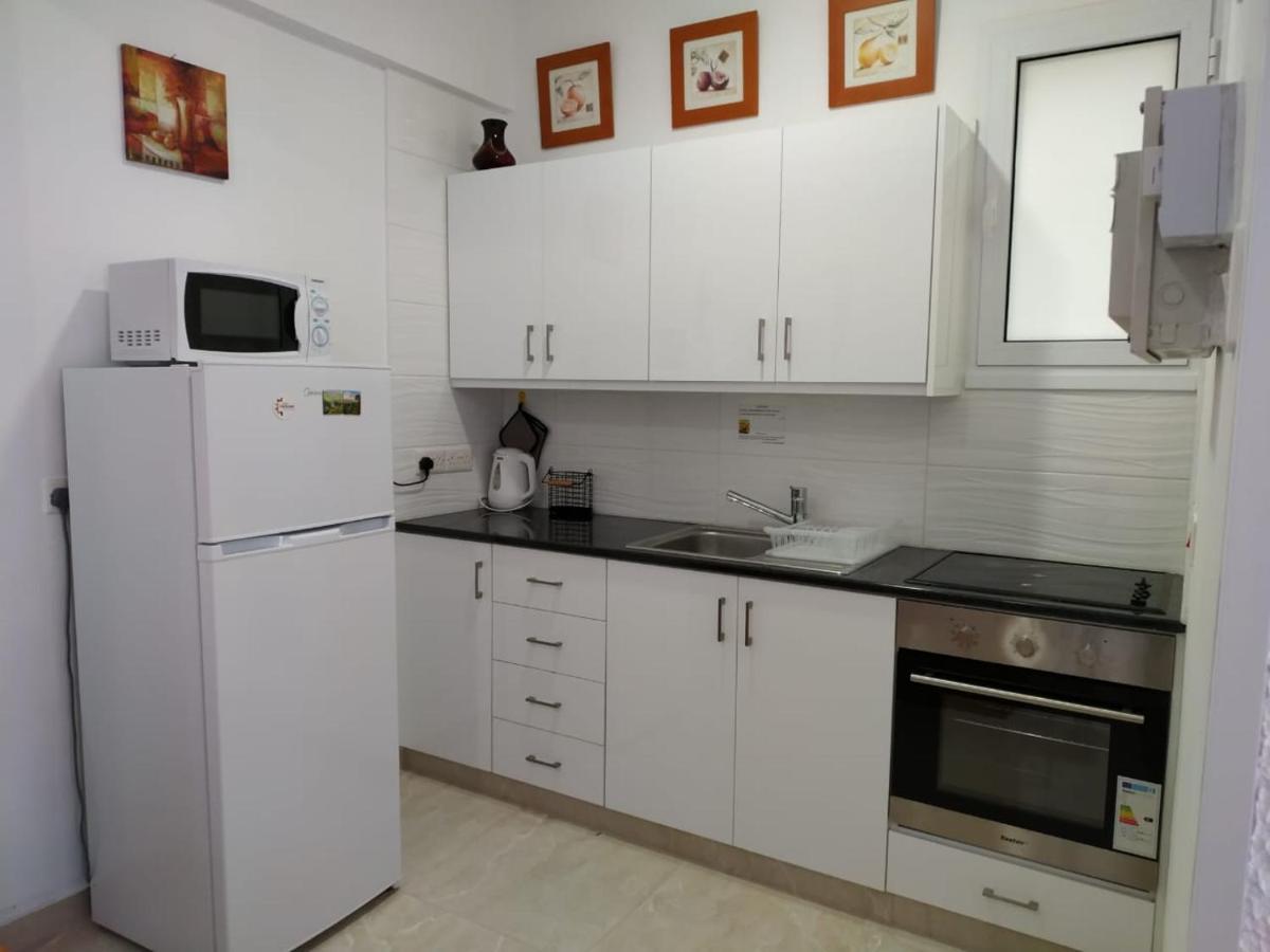1 Bedroom Apartment Larnaca Exterior photo