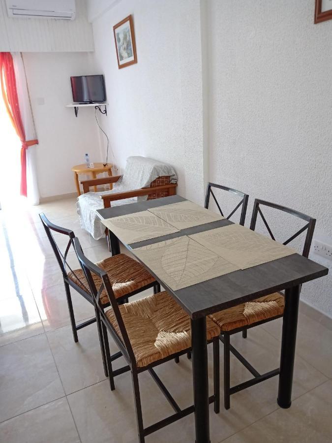 1 Bedroom Apartment Larnaca Exterior photo